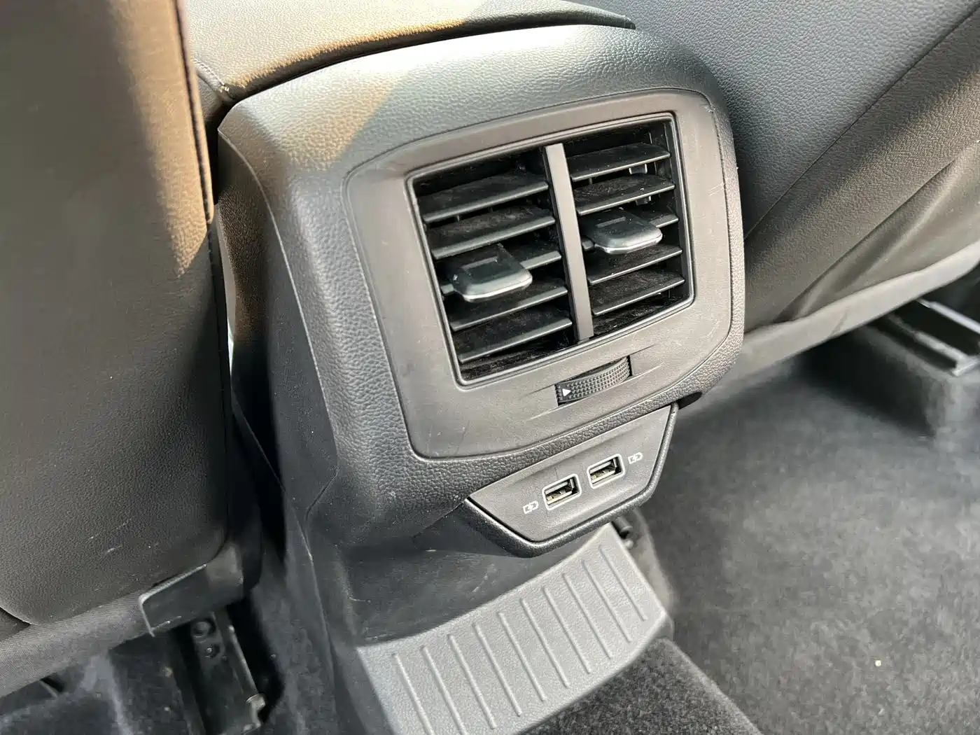 VOLKSWAGEN T ROC EXPLORING SONGS