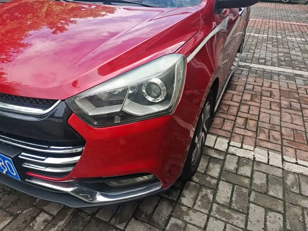 JAC Motors Refine S2 2015 2015 1.5L CVT Luxury Smart