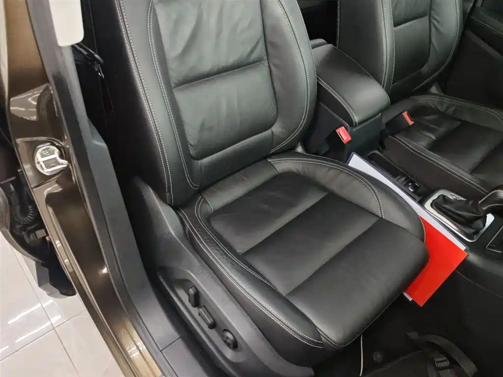Volkswagen Tiguan 2016 Model 300TSI Automatic 2WD Comfort Edition фото 25