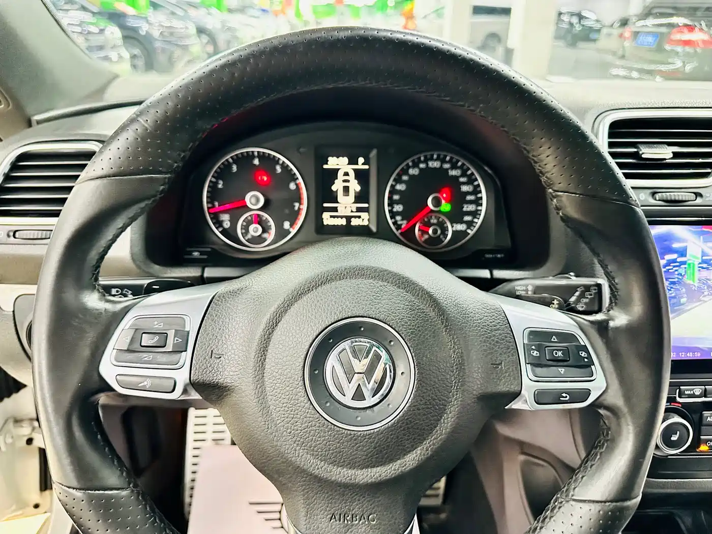 Volkswagen Scirocco 2011 2.0TSI R-Line фото 30