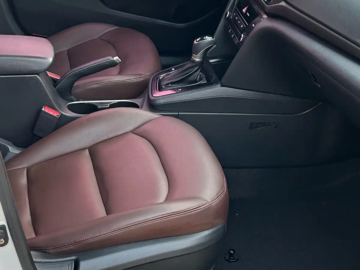 Hyundai Elantra 2019 1.4T Dual-clutch XuanDong·Vitality Type фото 13