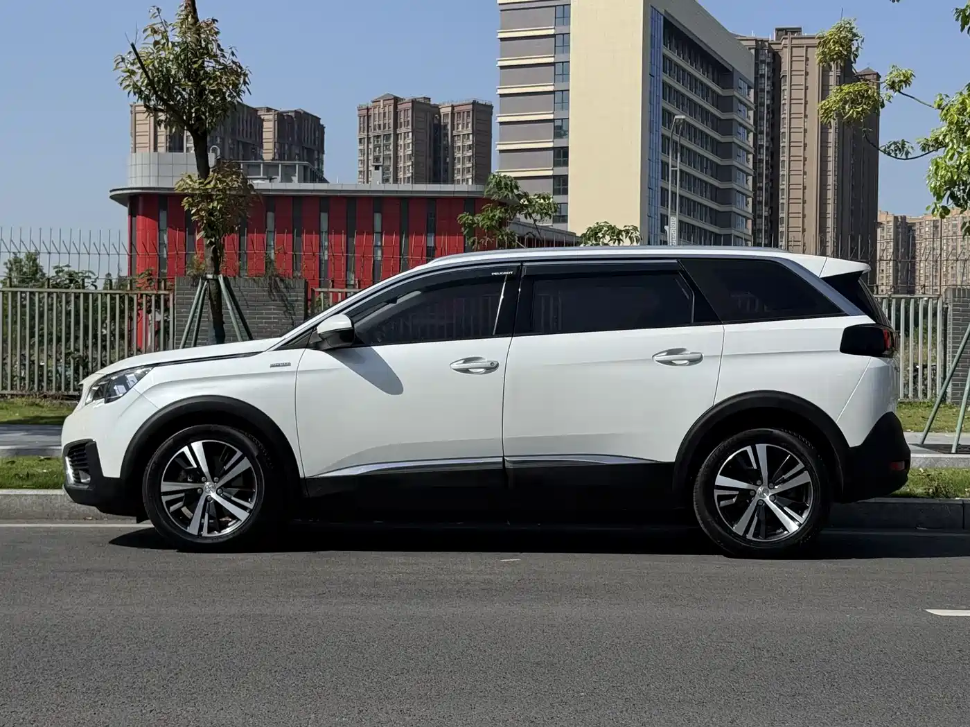 Peugeot 5008 2017 380THP 7-seat Elite Edition фото 13