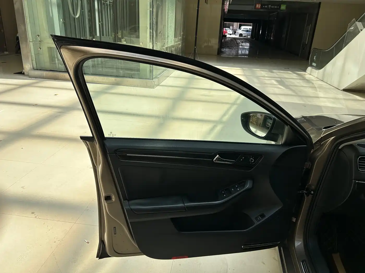 Фото 9 - Volkswagen Sagitar