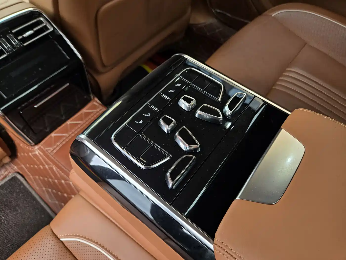 Hongqi H9 2020 2.0T Smart Connection Qi Xiang Edition фото 12