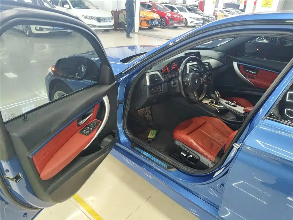 BMW 3 Series 2019 320i M Sport Package фото 16