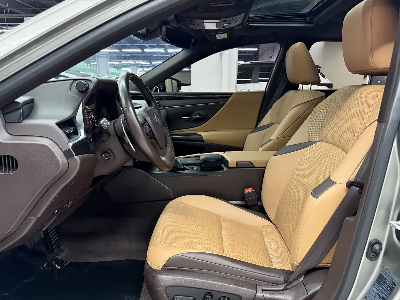 Lexus ES 2020 200 Excellence фото 13