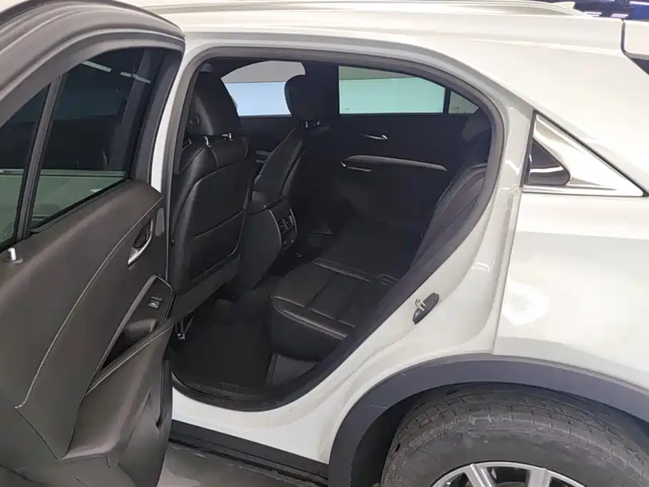 Cadillac XT4 2022 28T FWD Luxury фото 11