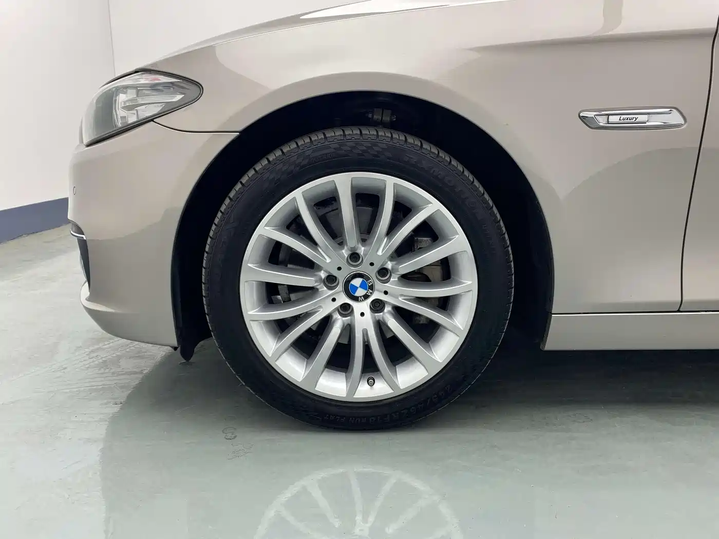BMW 5 Series 2014 525Li Luxury Design Package фото 10