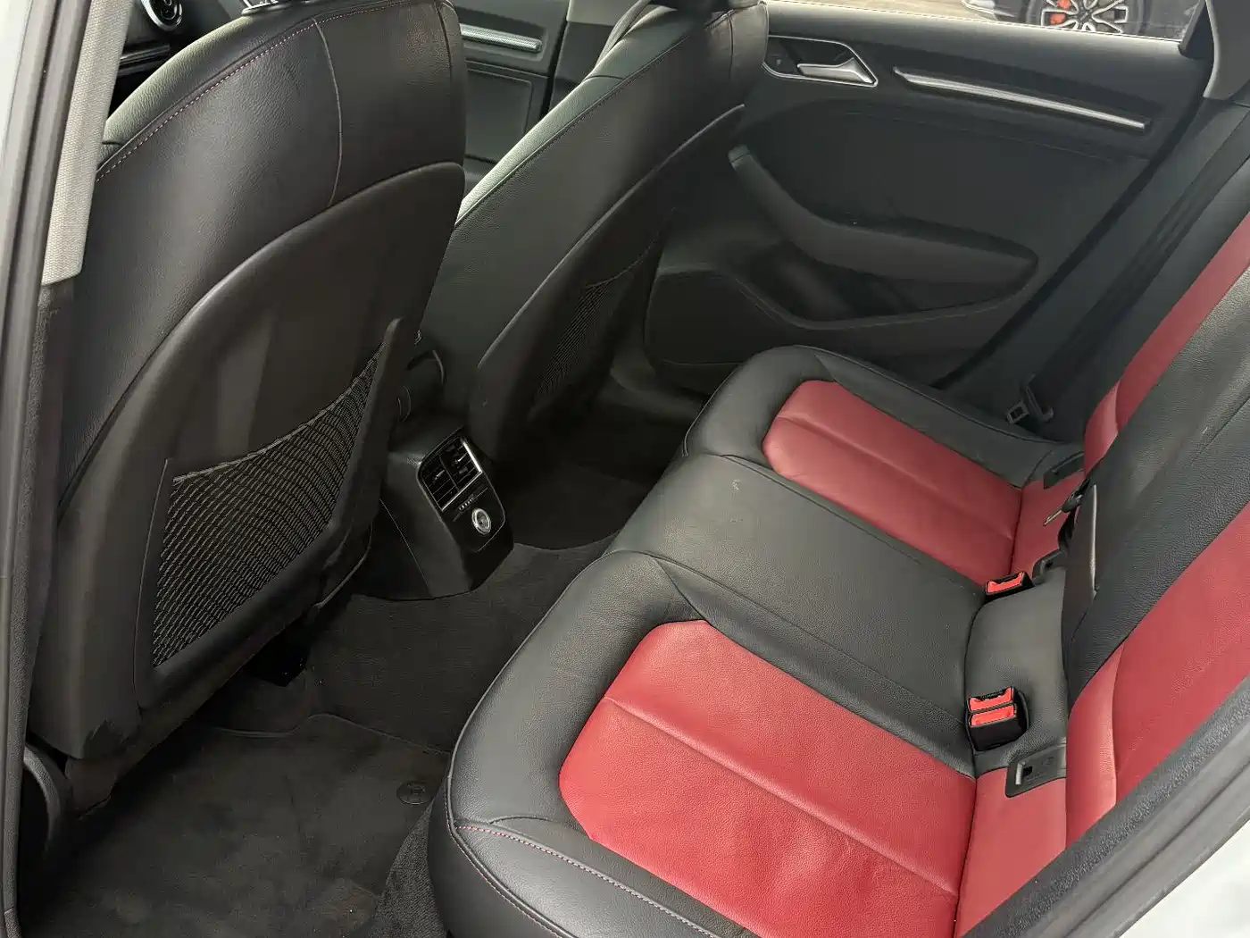 Audi A3 2018 30th Anniversary Limousine 35 TFSI Style фото 7