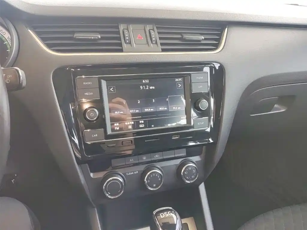 Škoda Octavia 2018 TSI280 DSG Luxury Edition фото 13