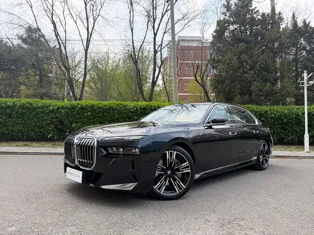 BMW 7 SERIES