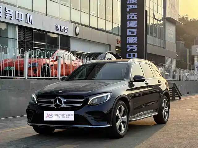 MERCEDES-BENZ GLC