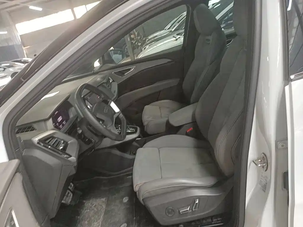Audi Q5 e-tron 2023 2022 40 e-tron Starlight Mech Suit