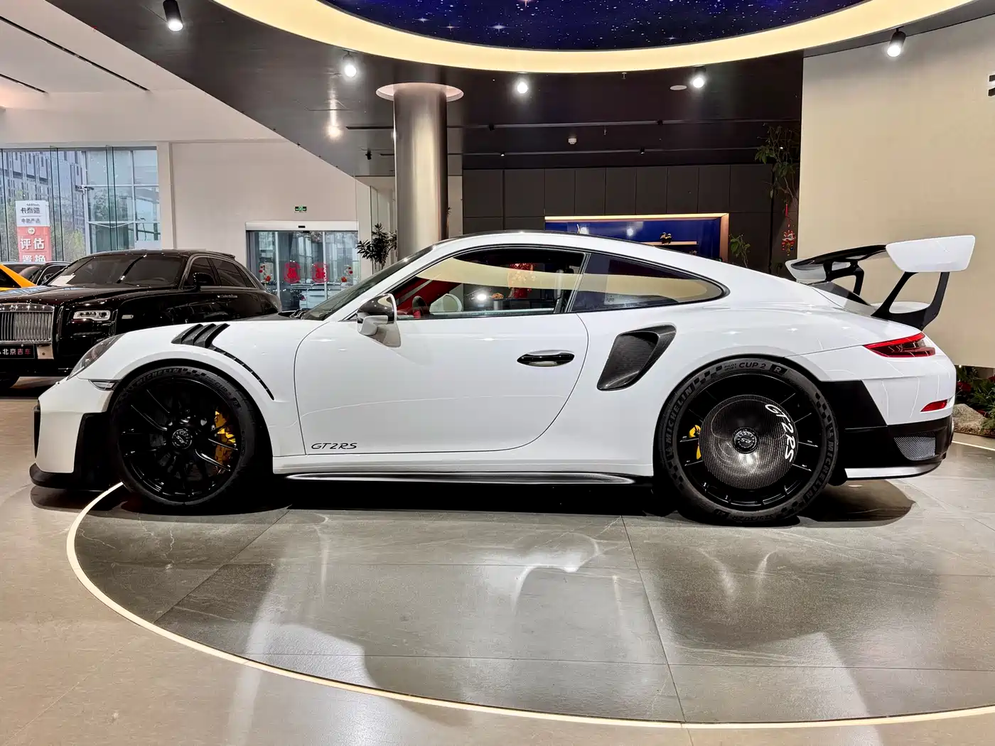 Porsche 911 2018 GT2 RS 3.8T фото 4