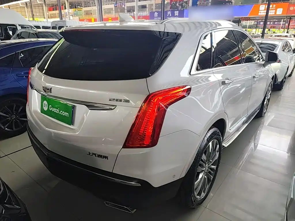 Photo 7 - Cadillac XT5