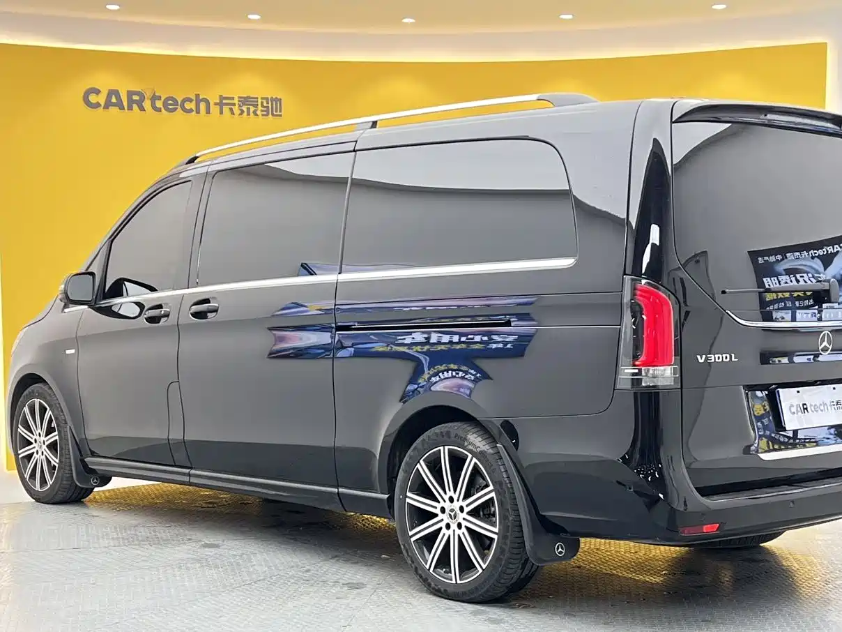 Mercedes-Benz V-Class 2025 2024 V 300 L Long Wheelbase Premium