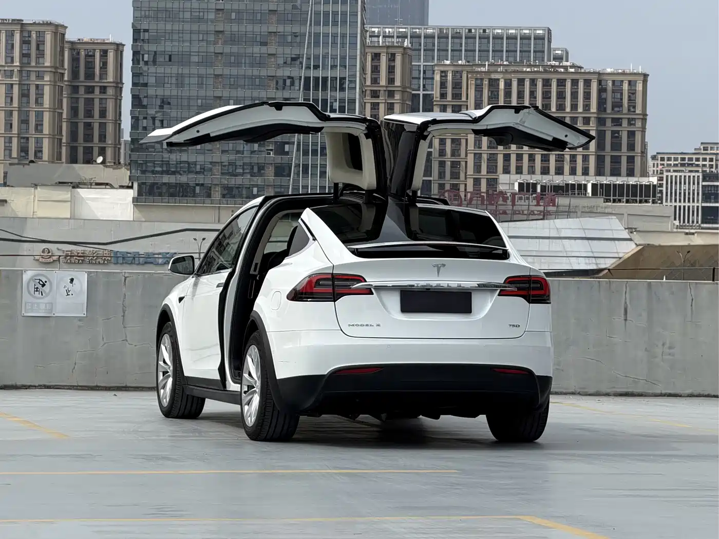 TESLA MODEL X