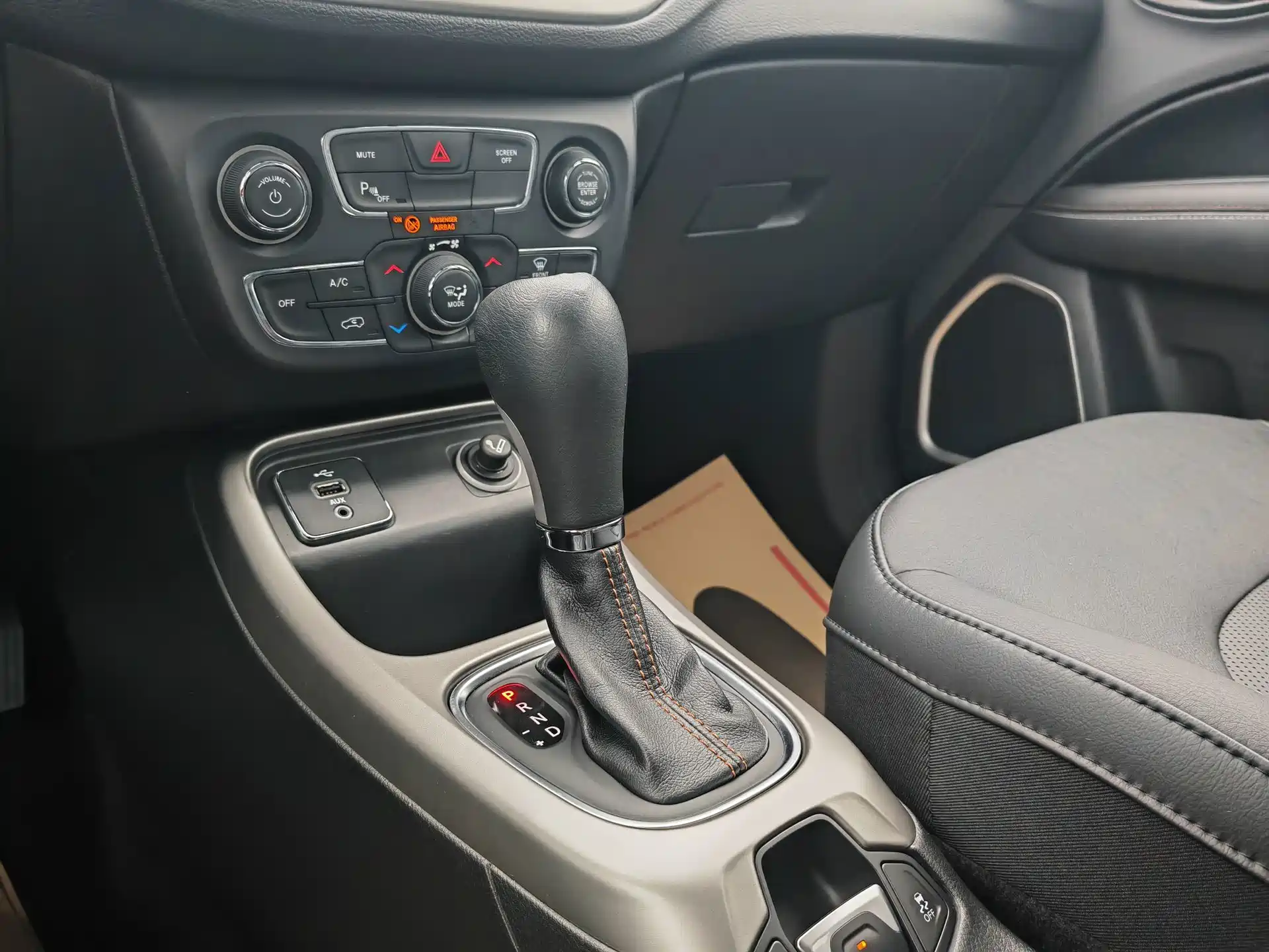 Фото 10 - Jeep Compass