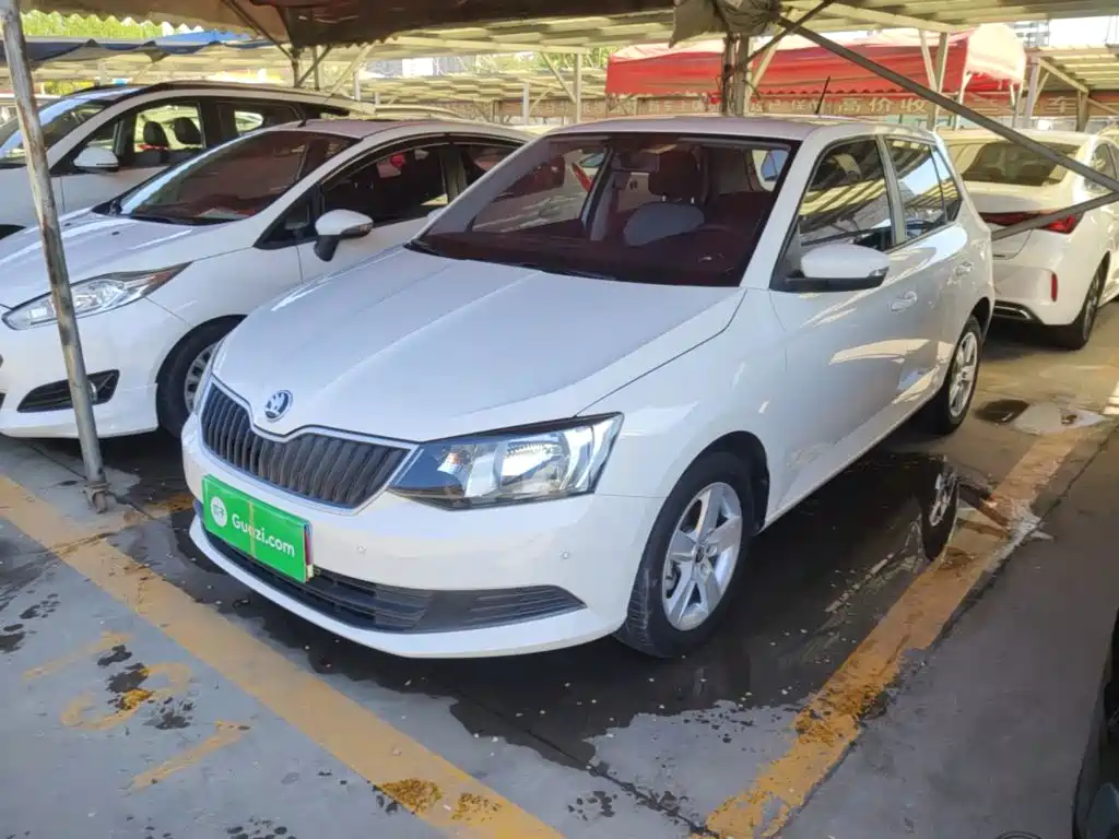 Škoda Fabia 2017 2016 1.4L Automatic Car Enjoy Edition