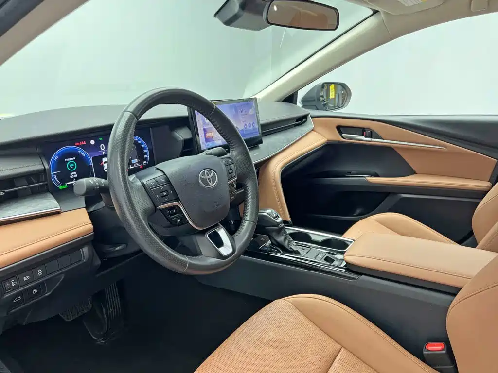 Toyota Camry 2025 2024 Hybrid 2.0HG Premium Edition