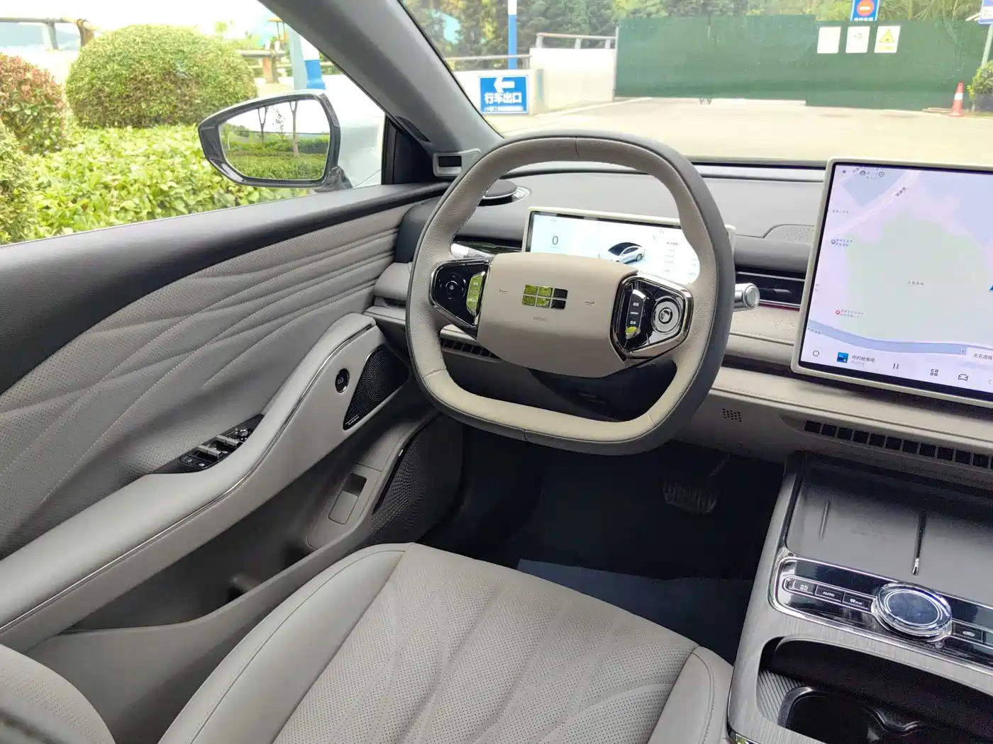 Geely Galaxy Galaxy Xingyao 8 2025 130km EM-i Premium Edition фото 15