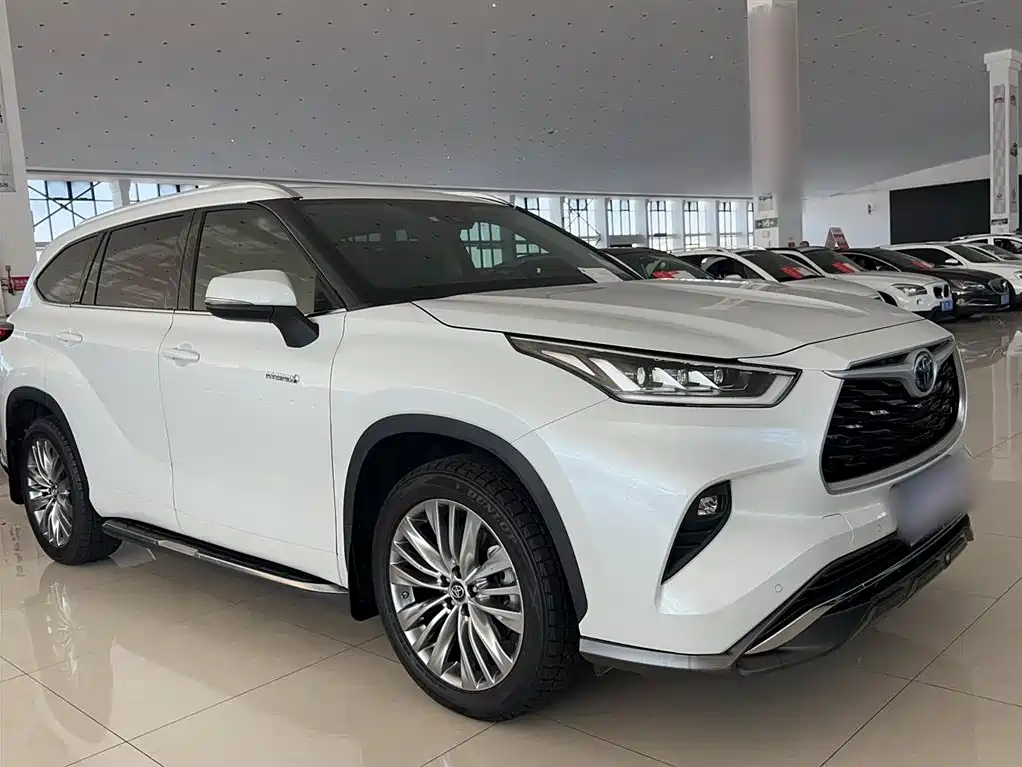 Toyota Highlander 2023 2.5L Smart Hybrid Dual Engine AWD Premium 7-Seater фото 9