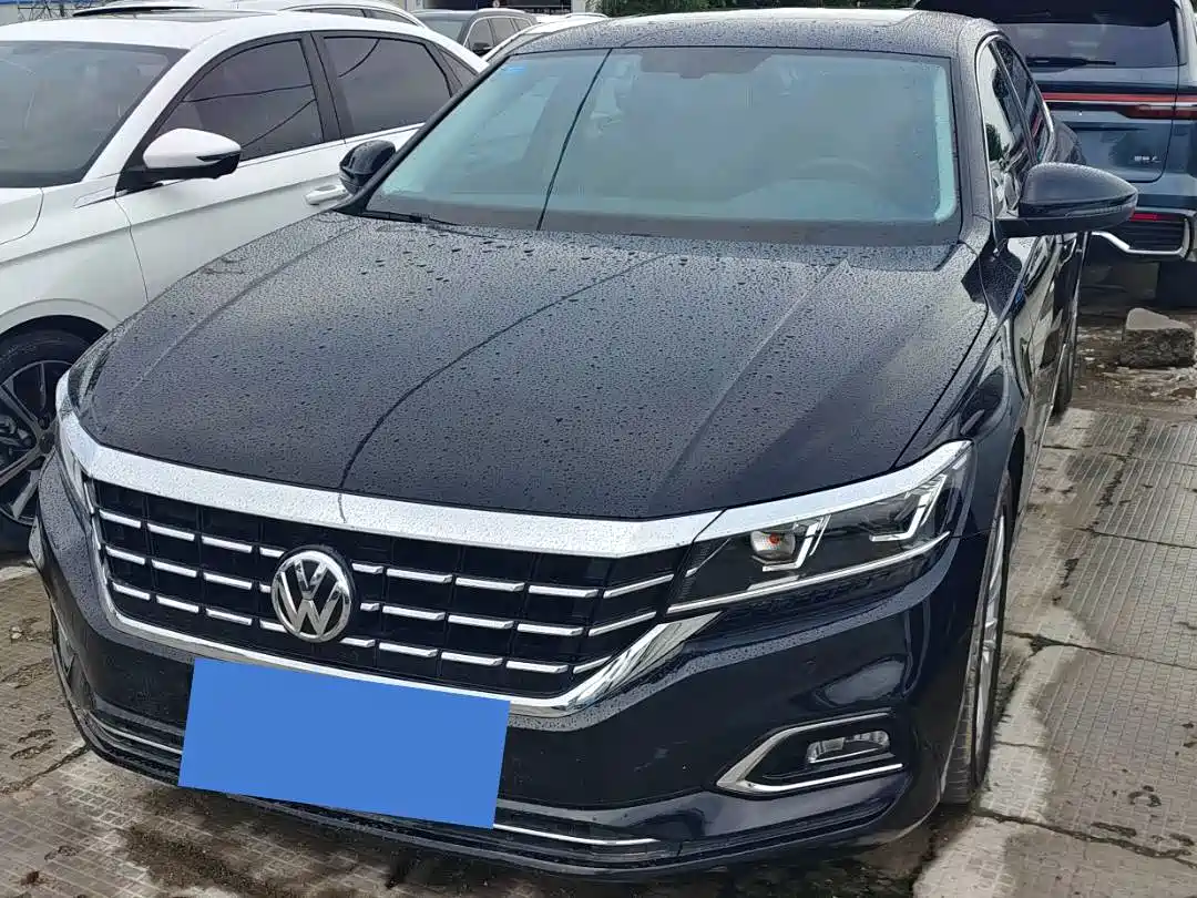 Фото 1 - Volkswagen Passat