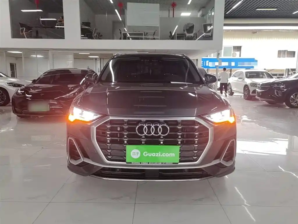 Audi Q3 2023 35 TFSI Fashion Dynamic Model (1.5T) фото 3