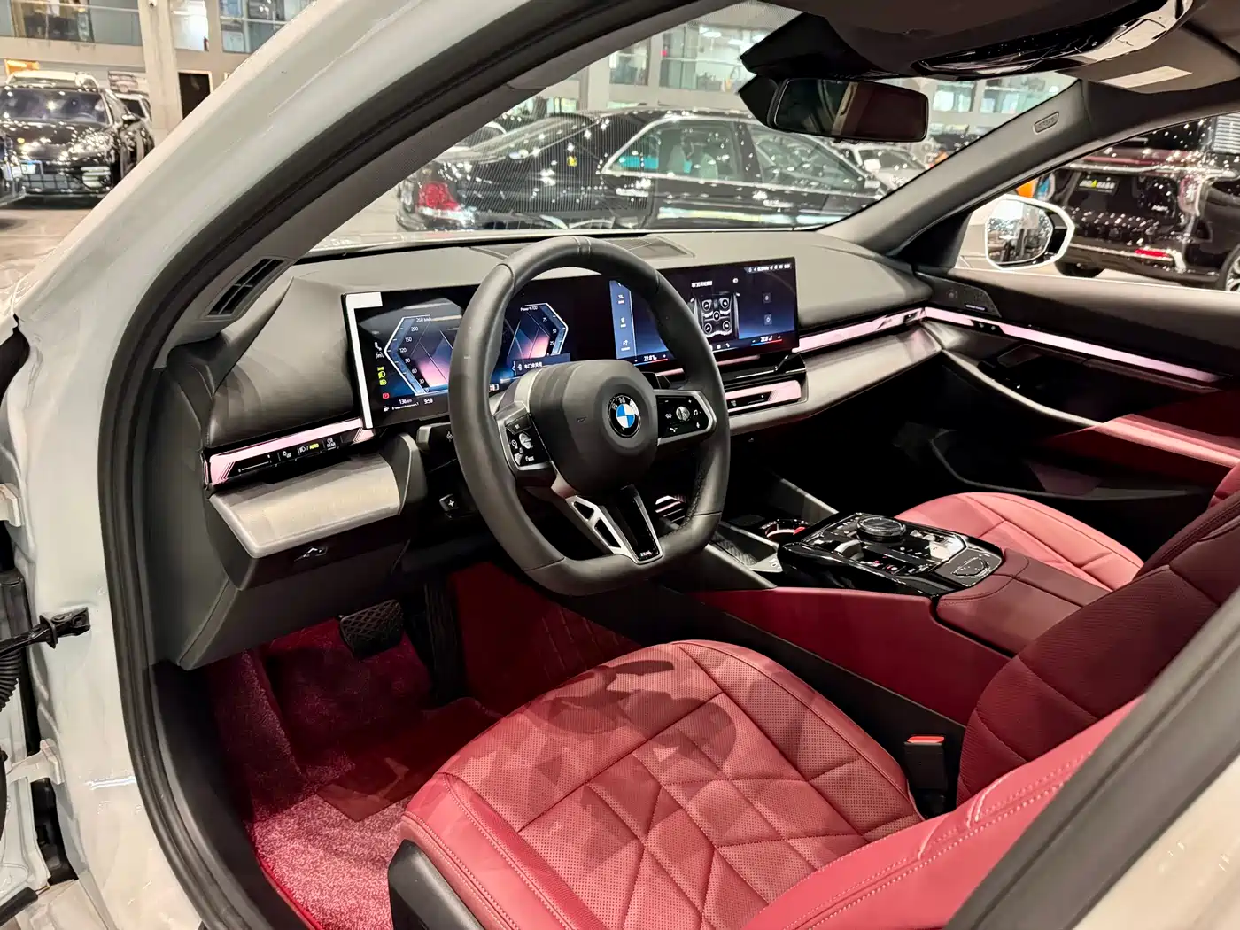 BMW 5 Series 2025 530Li Leading M Sport Package фото 5
