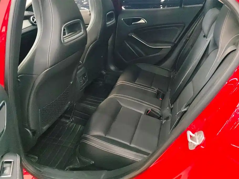 Mercedes-Benz GLA 2016 GLA 200 Dynamic фото 11