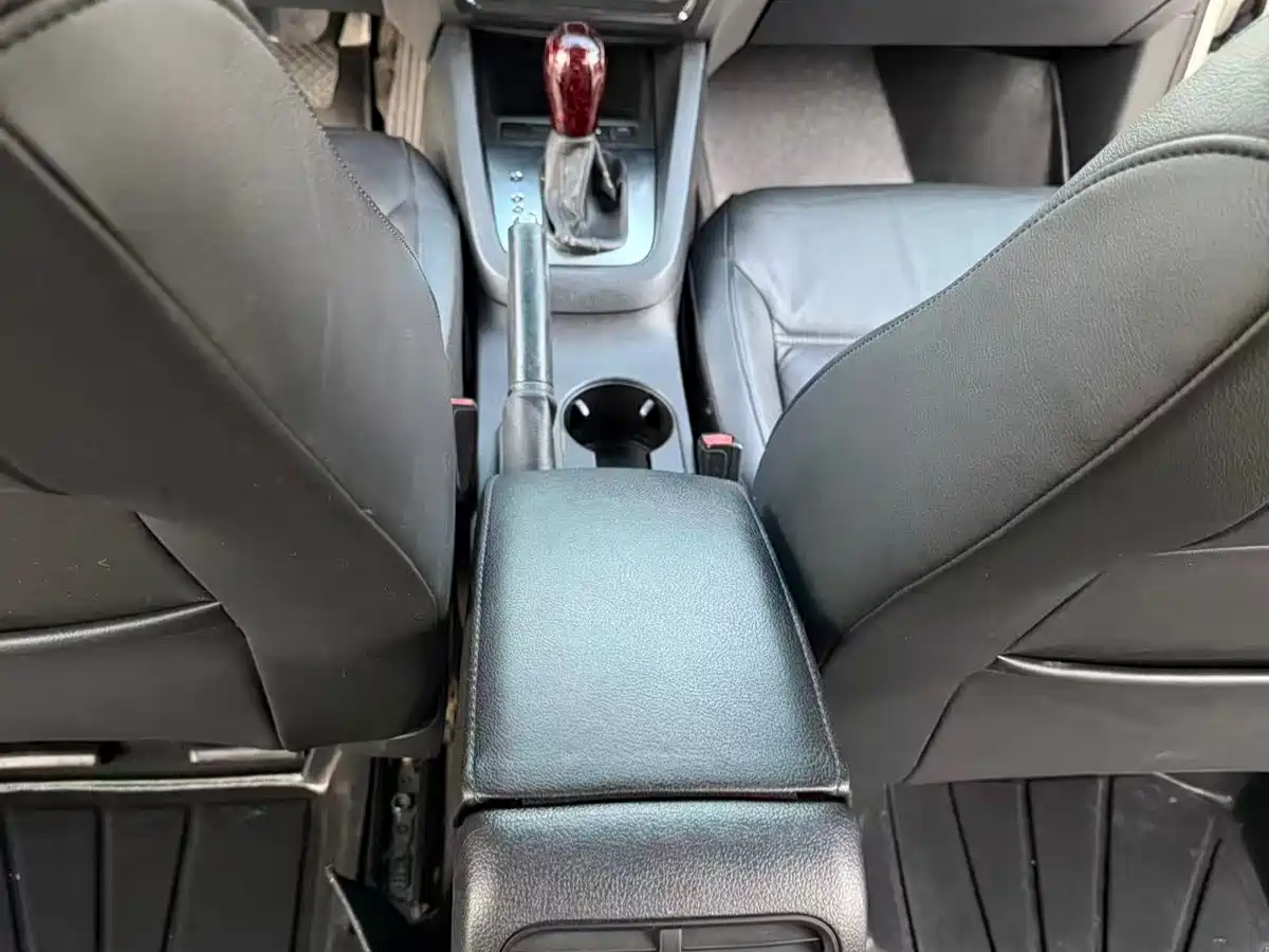 Volkswagen Sagitar 2012 1.4TSI Automatic Luxury фото 13