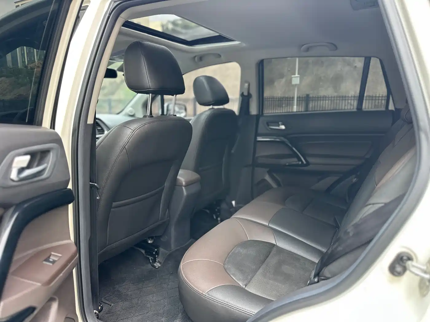 GAC Trumpchi Trumpchi GS4 2016 235T Manual Luxury Edition фото 5