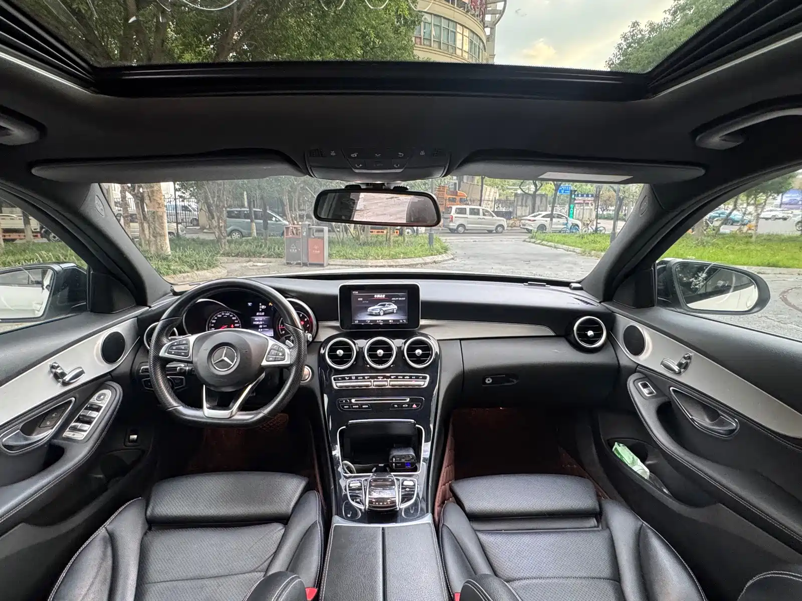 Фото 13 - Mercedes-Benz C-Class