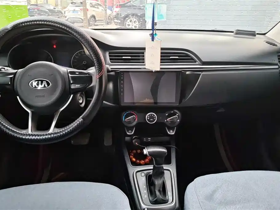 KIA K2