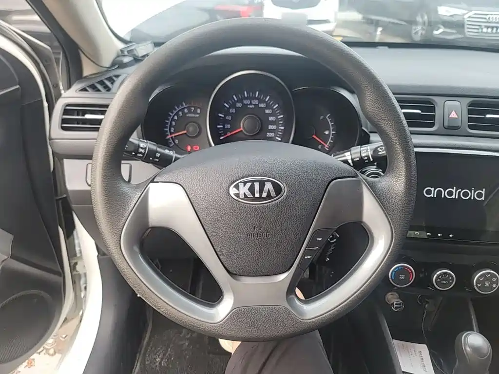 Kia K2 2017 2015 Sedan 1.4L AT GLS