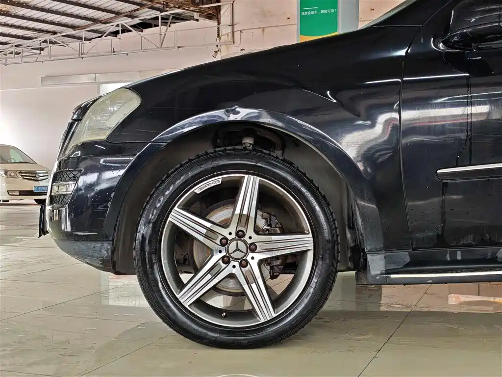 Mercedes-Benz M-Class 2010 ML 350 4MATIC Luxury фото 5