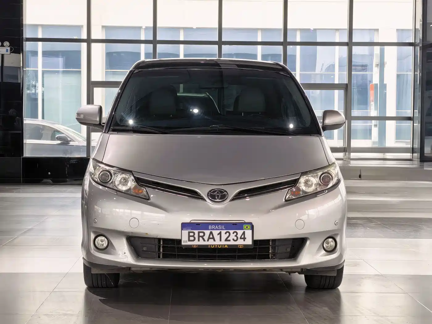 Toyota Previa 2012 2.4L 7-Seater Standard Edition фото 2