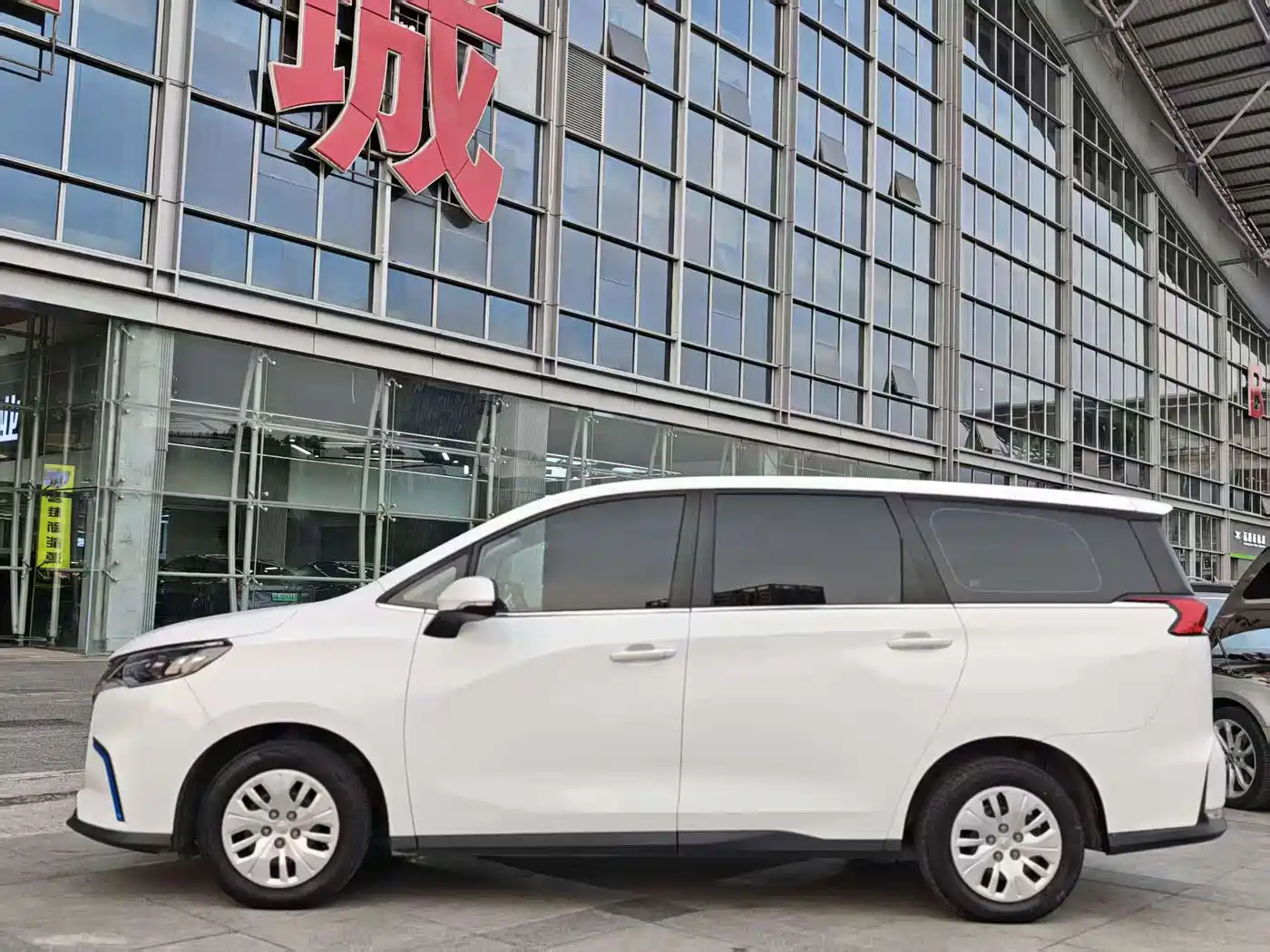 SAIC Maxus Dajia 5 2024 410KM Elite Edition 7-Seater фото 3