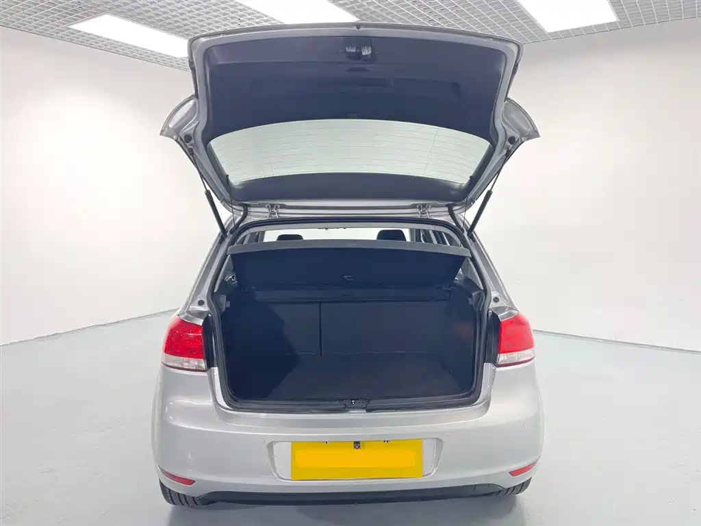 Volkswagen Golf 2012 1.6 Automatic Comfort Type фото 6