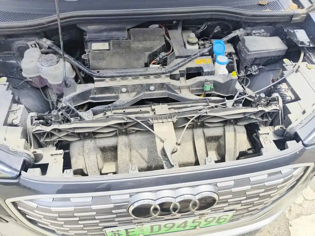 Photo 3 - Audi Q4 e-tron