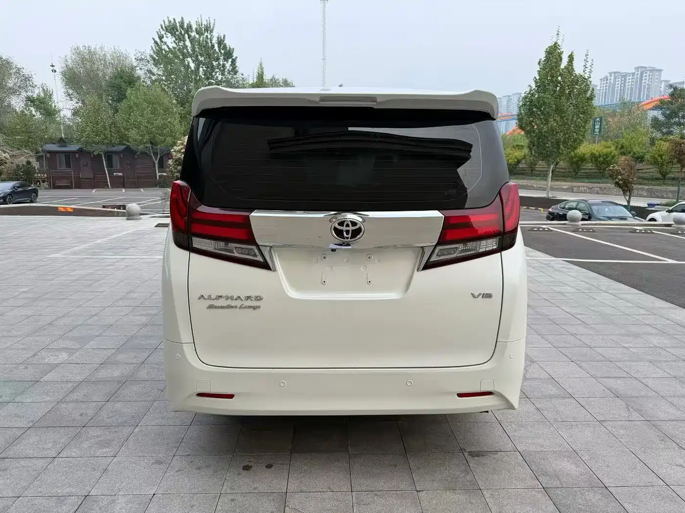 Toyota Alphard 2015 3.5L Premium Edition фото 5