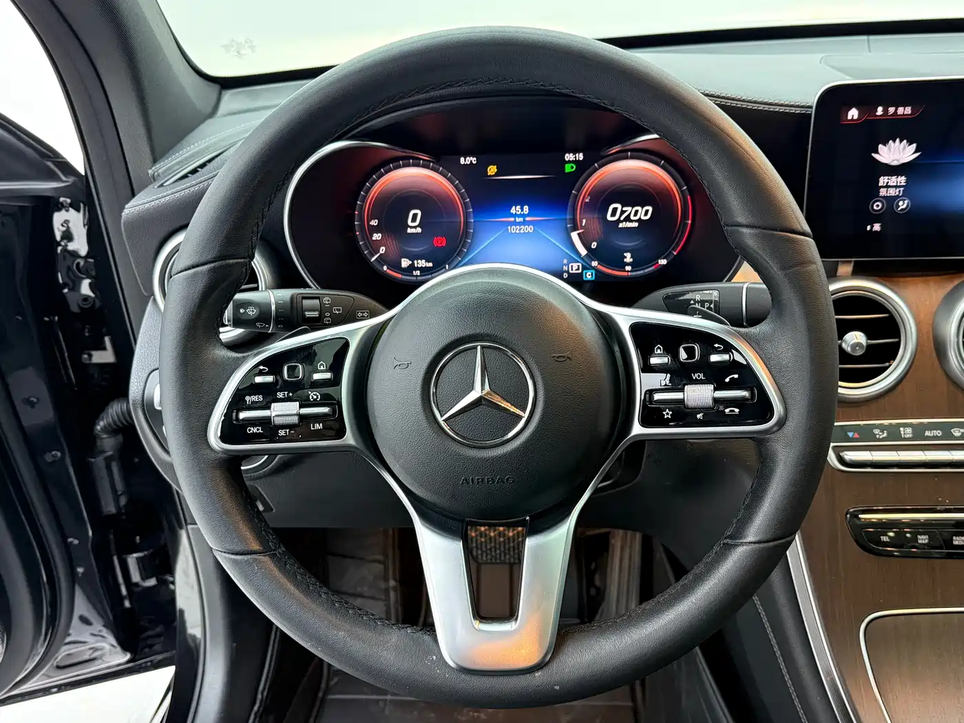 MERCEDES-BENZ GLC