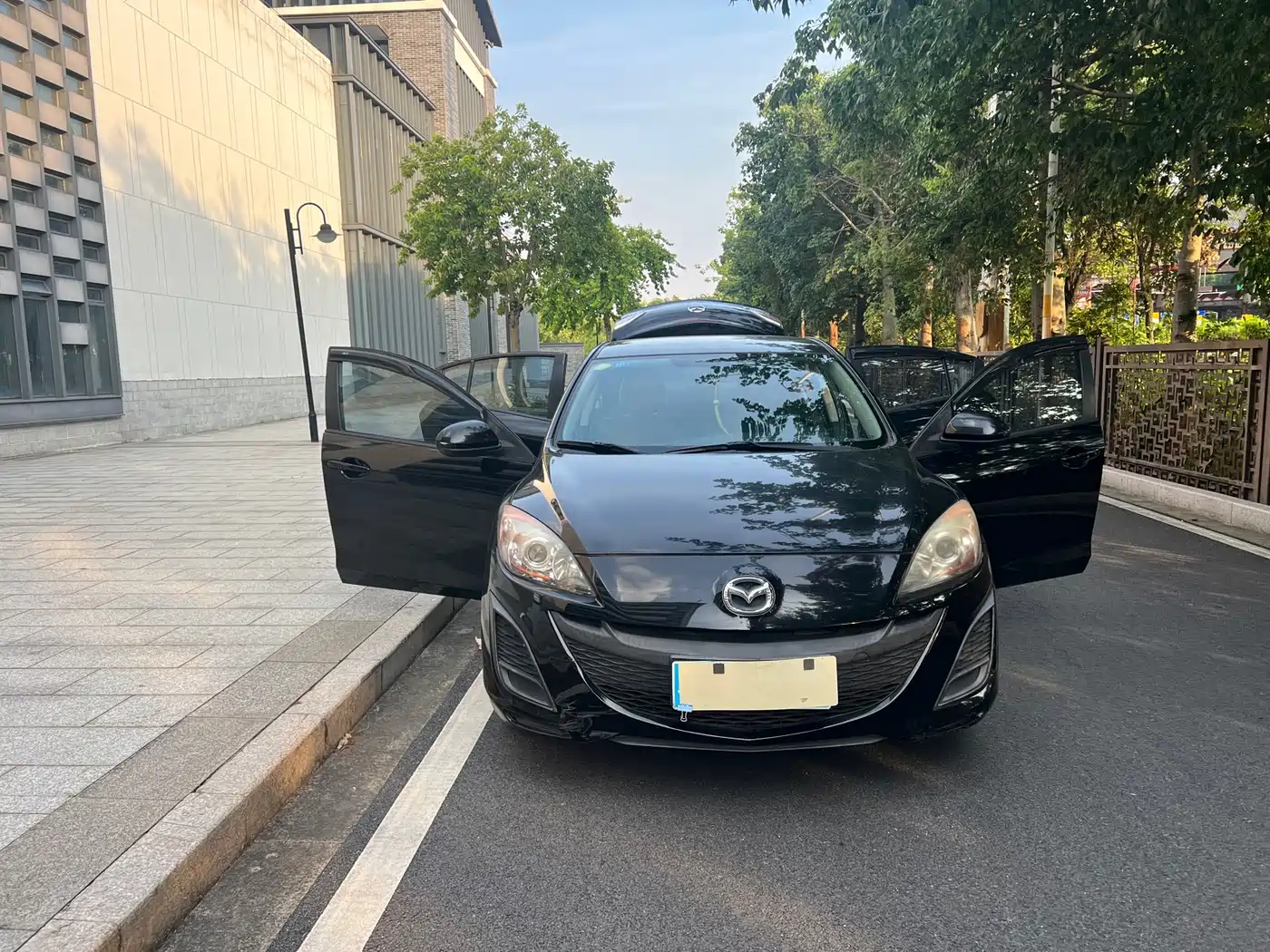 Mazda Mazda3 Axela 2012 2011 Sedan 1.6L Automatic Comfort