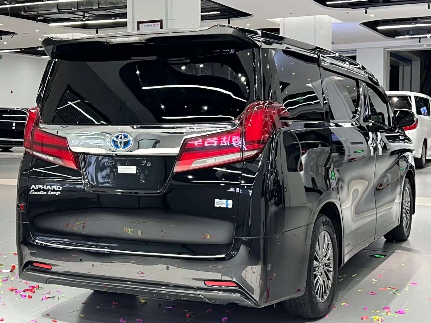 Toyota Alphard 2019 Hybrid 2.5L Premium Edition фото 6