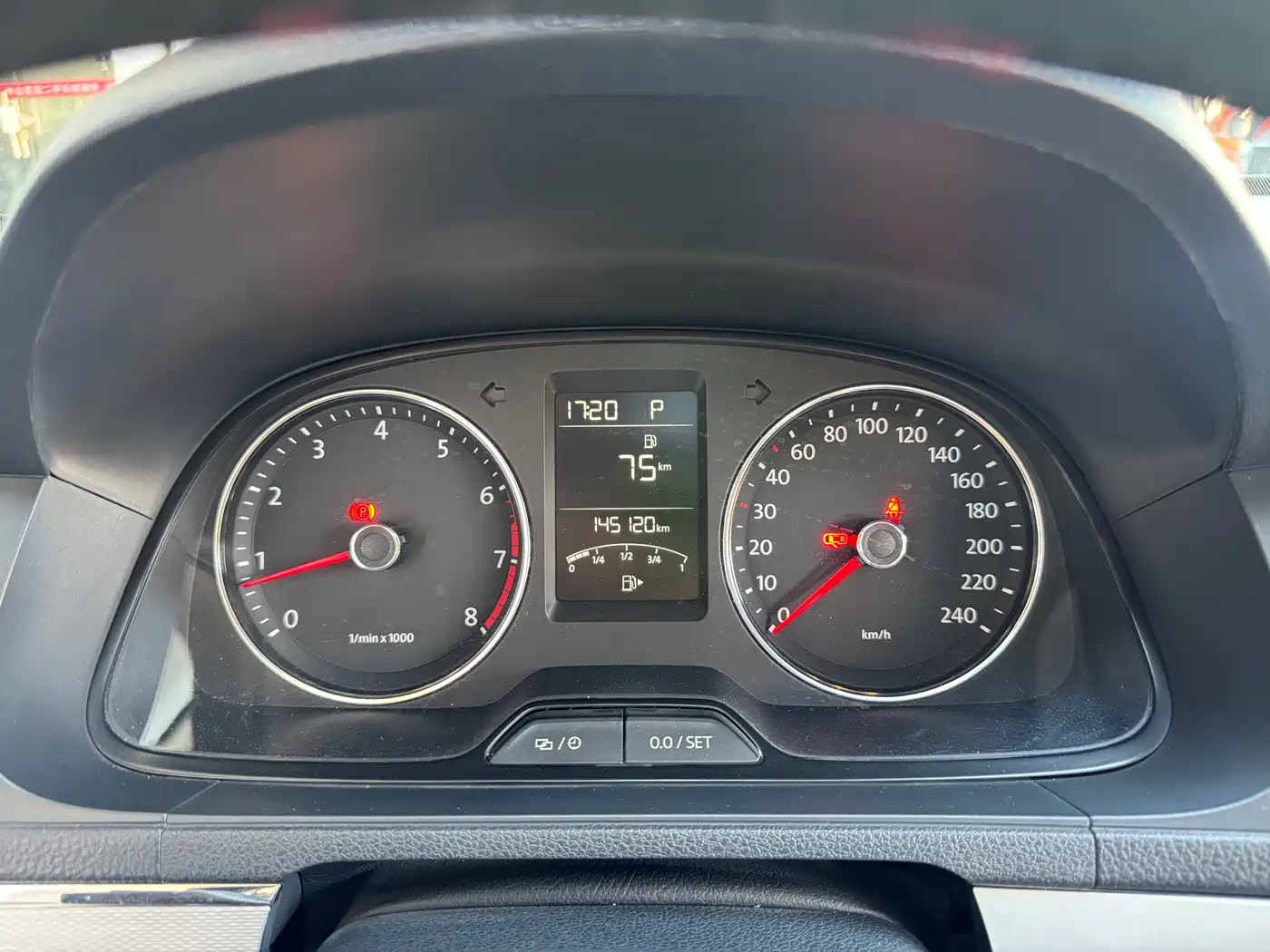 Volkswagen Lavida Tour 2013 1.6L Auto Luxury фото 10