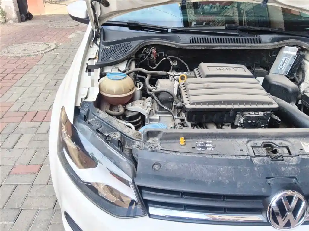 Volkswagen Polo 2016 1.4L Automatic Trend фото 20