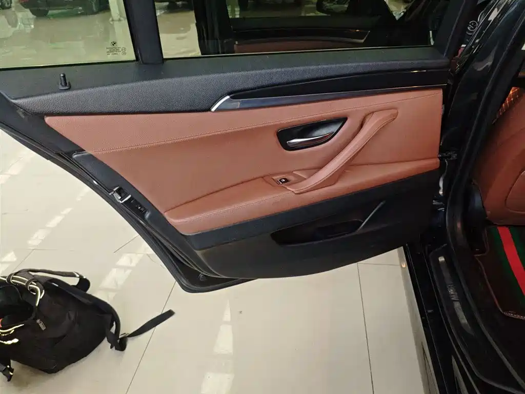 BMW 5 Series 2014 520Li Elegance фото 22