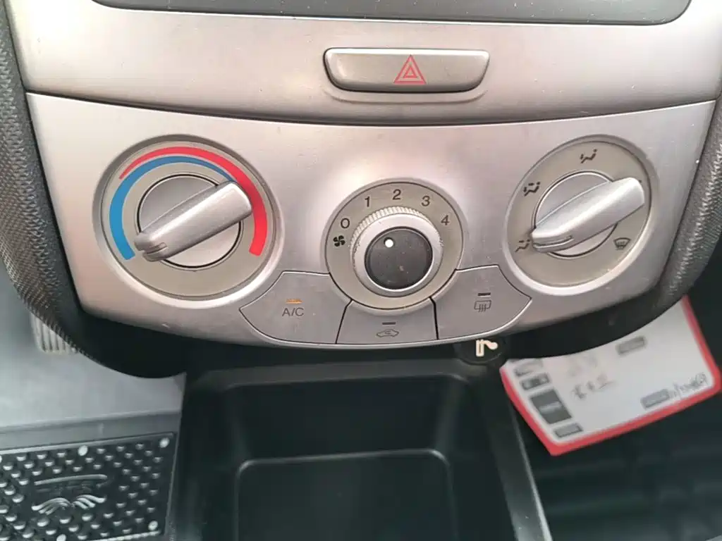 Chevrolet Sail 2014 2013 Sedan 1.4L Manual Ideal Happiness Edition