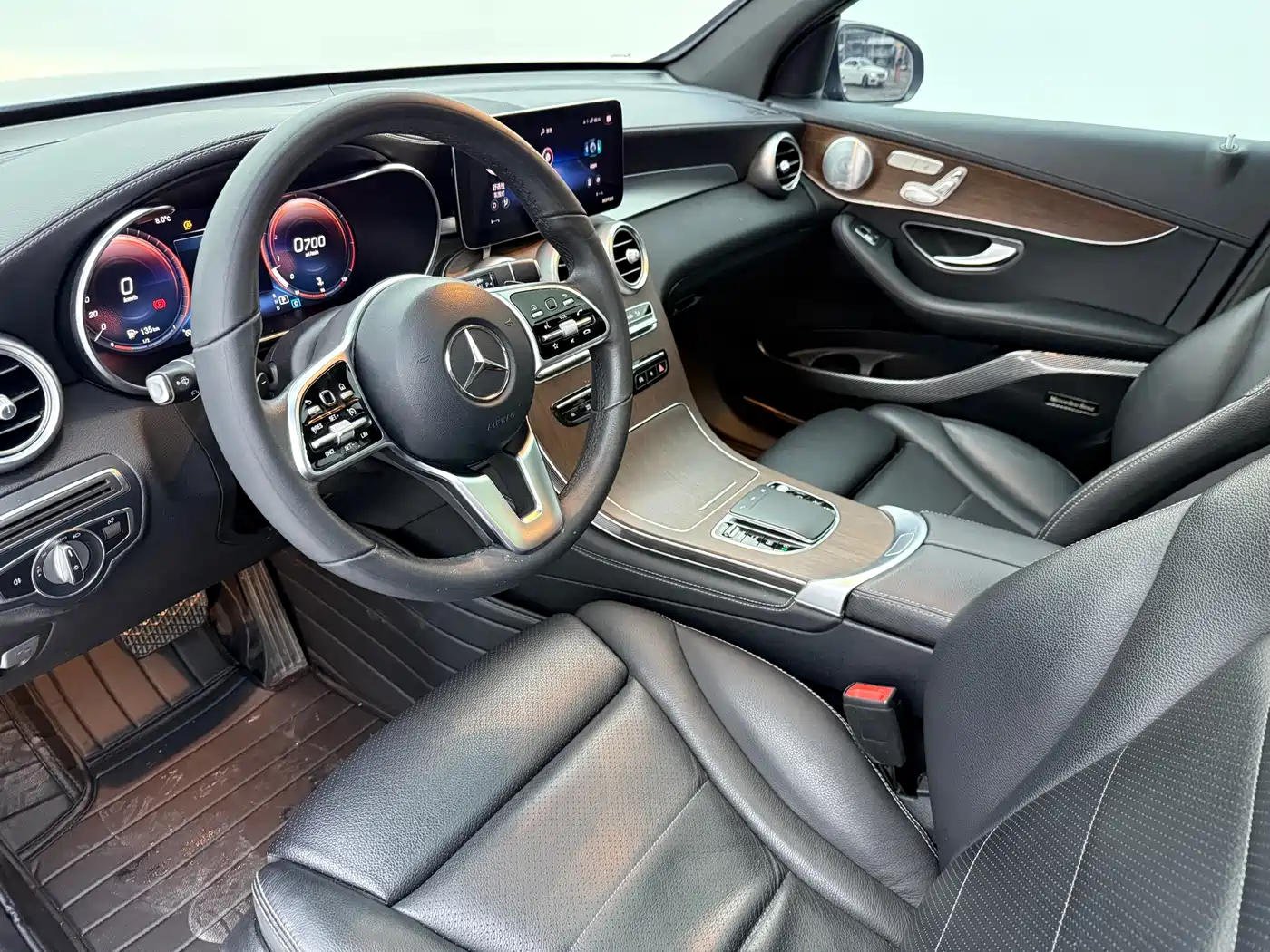 MERCEDES-BENZ GLC