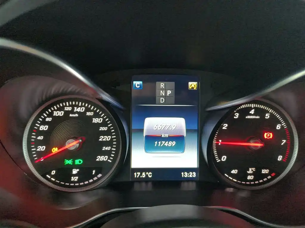 Mercedes-Benz GLC 2017 GLC 260 4MATIC Dynamic фото 8